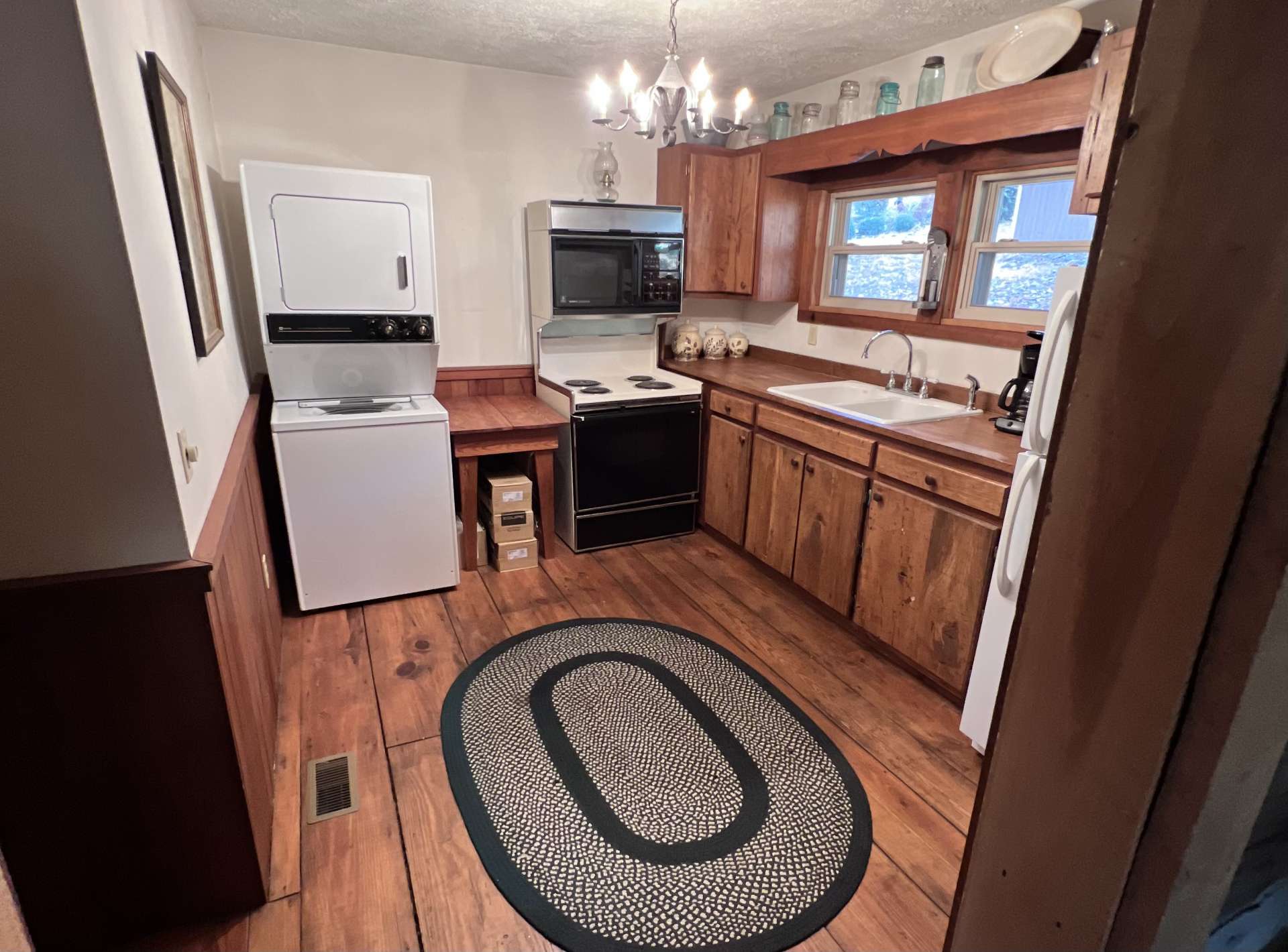 Entrance to kitchen from living area