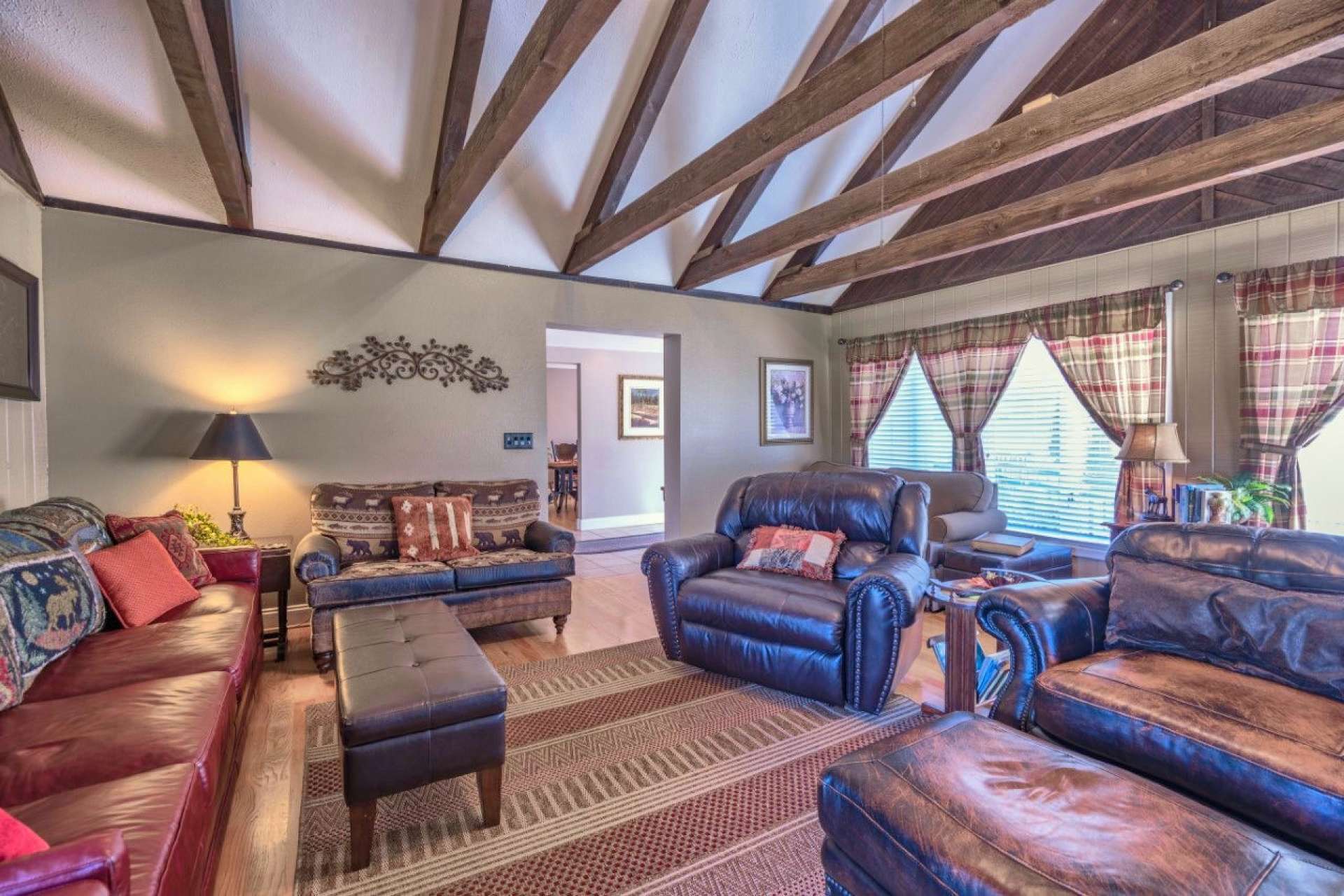 You will enjoy the craftsman style details in the large vaulted living area with lots of space for entertaining.